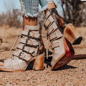 Freebirds Ice Braeden size 9